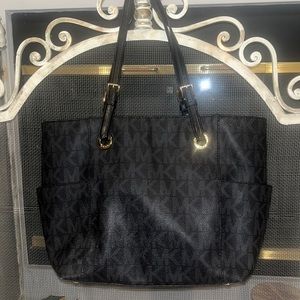 Micheal Kors bag